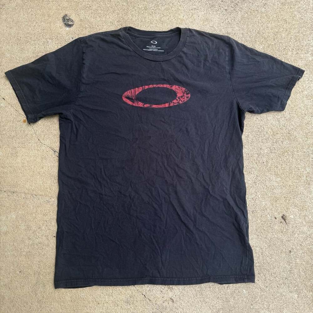 Oakley Black Regular Fit T-Shirt with Red Floral Fill Center Ellipse Logo XL